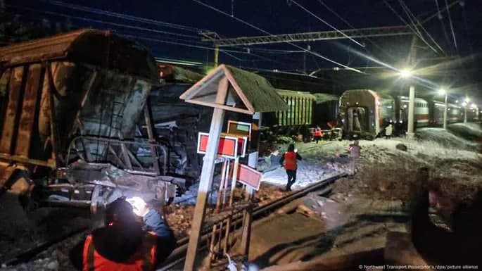 Мурманск областида икки поезд тўқнашиб кетди