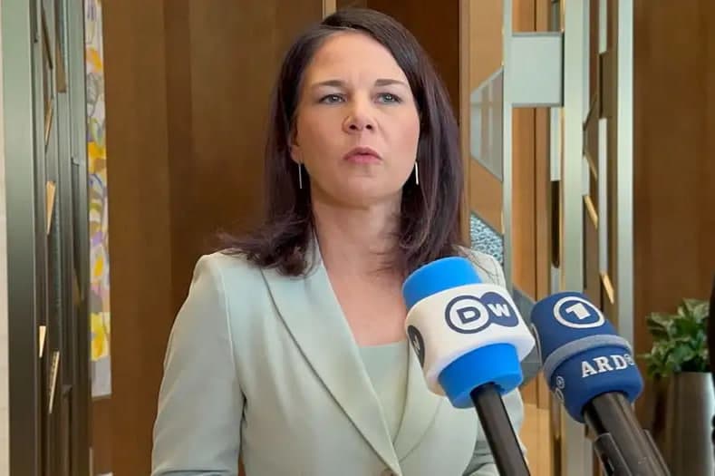 Berbok Ukrainaga yordamni qisqartirishga qarshi chiqdi