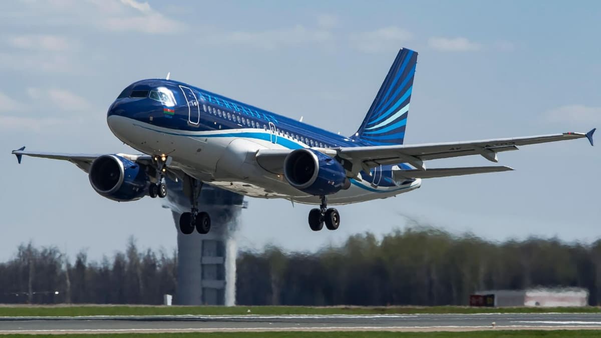 Azerbaijan Airlines Россиянинг 10 та шаҳрига парвозларни тўхтатди