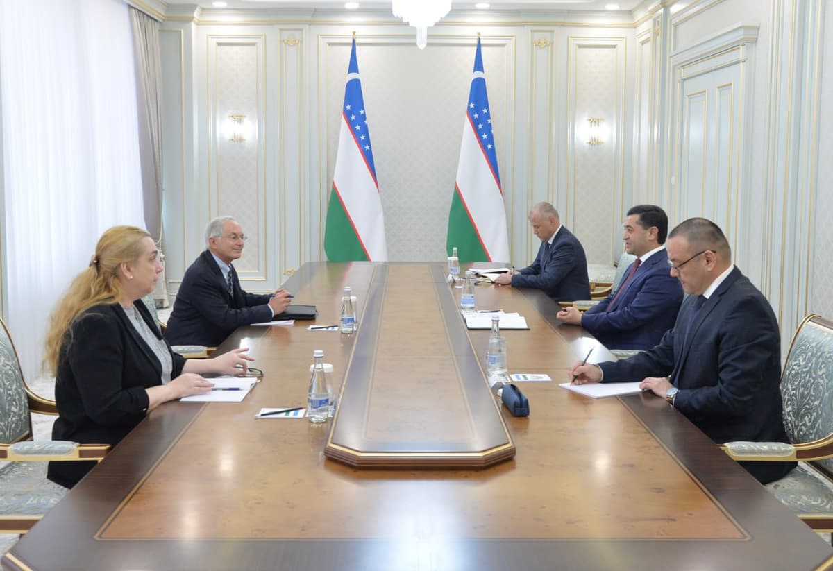 Tashqi ishlar vaziri YeXHT DIIHB missiyasi rahbari bilan uchrashdi
