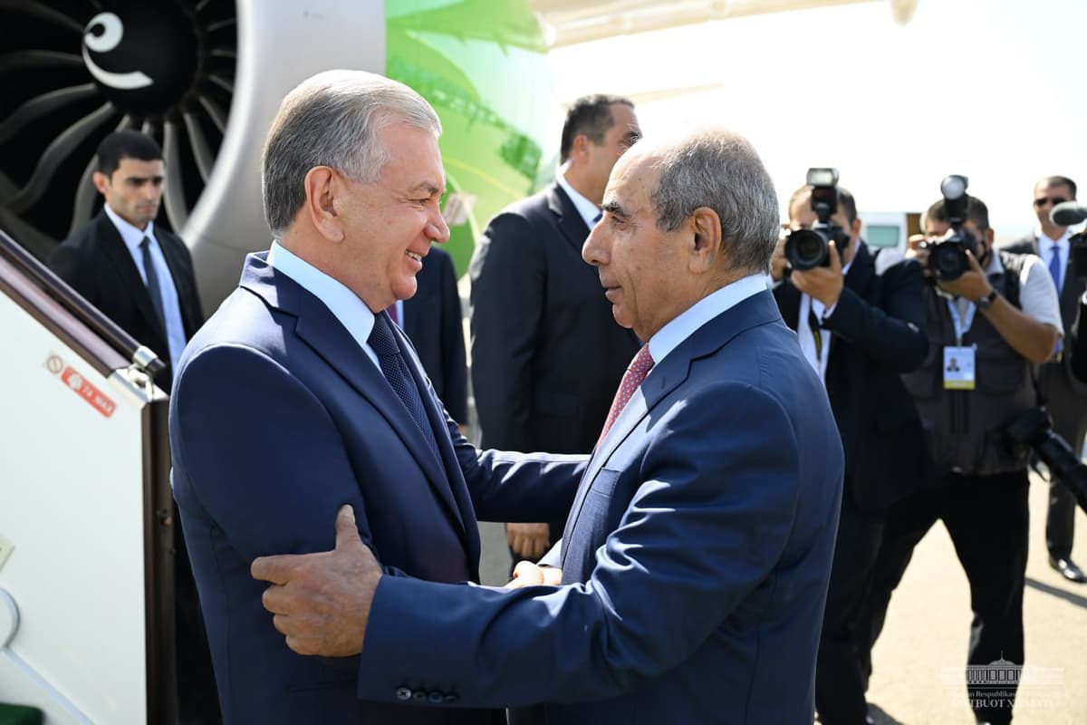 President Mirziyoyev arrives in Azerbaijan to participate in an informal OTS summit 