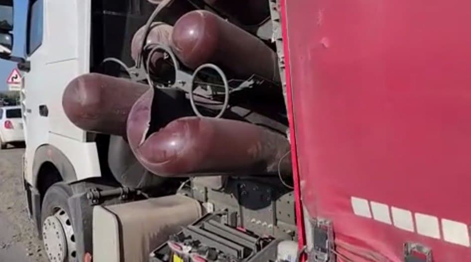 Truck gas cylinder exploded on road in Jizzakh region
