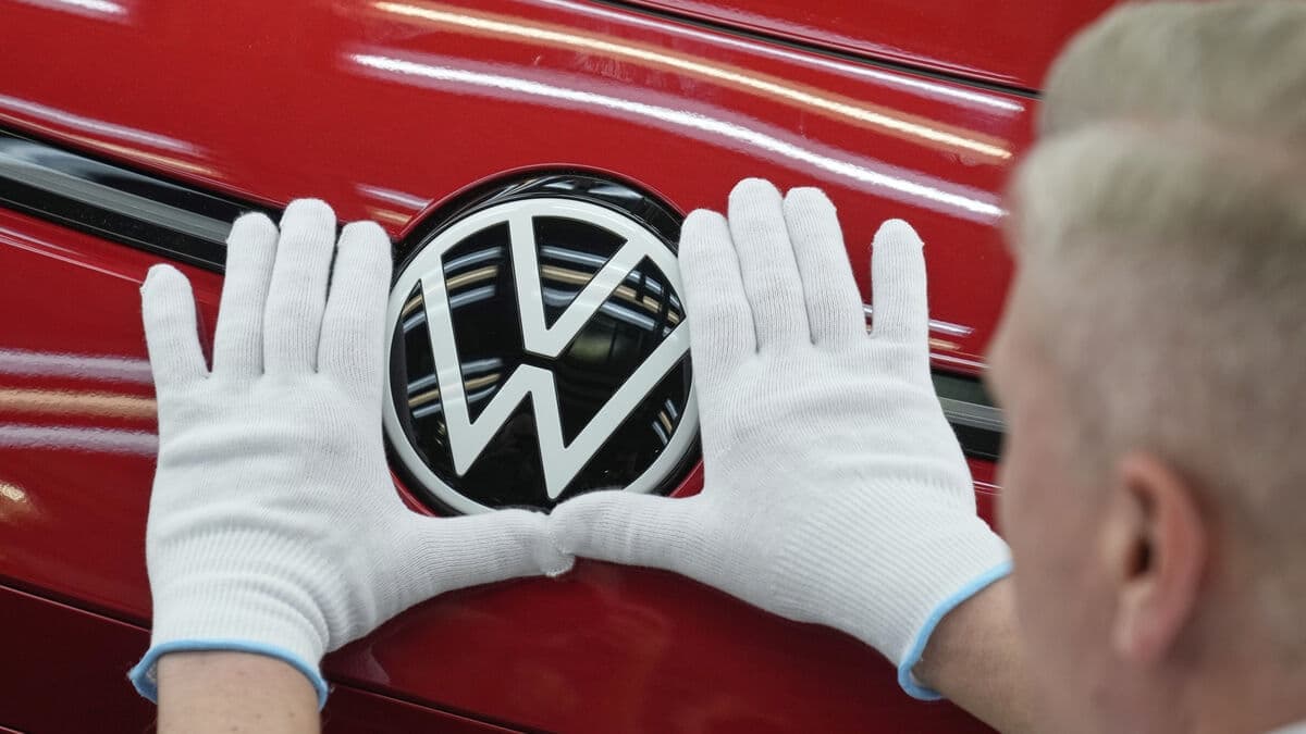 Volkswagen ўз тарихида илк бор Германиядаги заводини ёпади