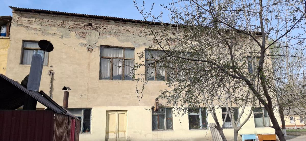 “Tashabbusli budjet”dan ham umidini uzayotgan mahalla: Shahrixondagi maktab qachon ta’mirlanadi?