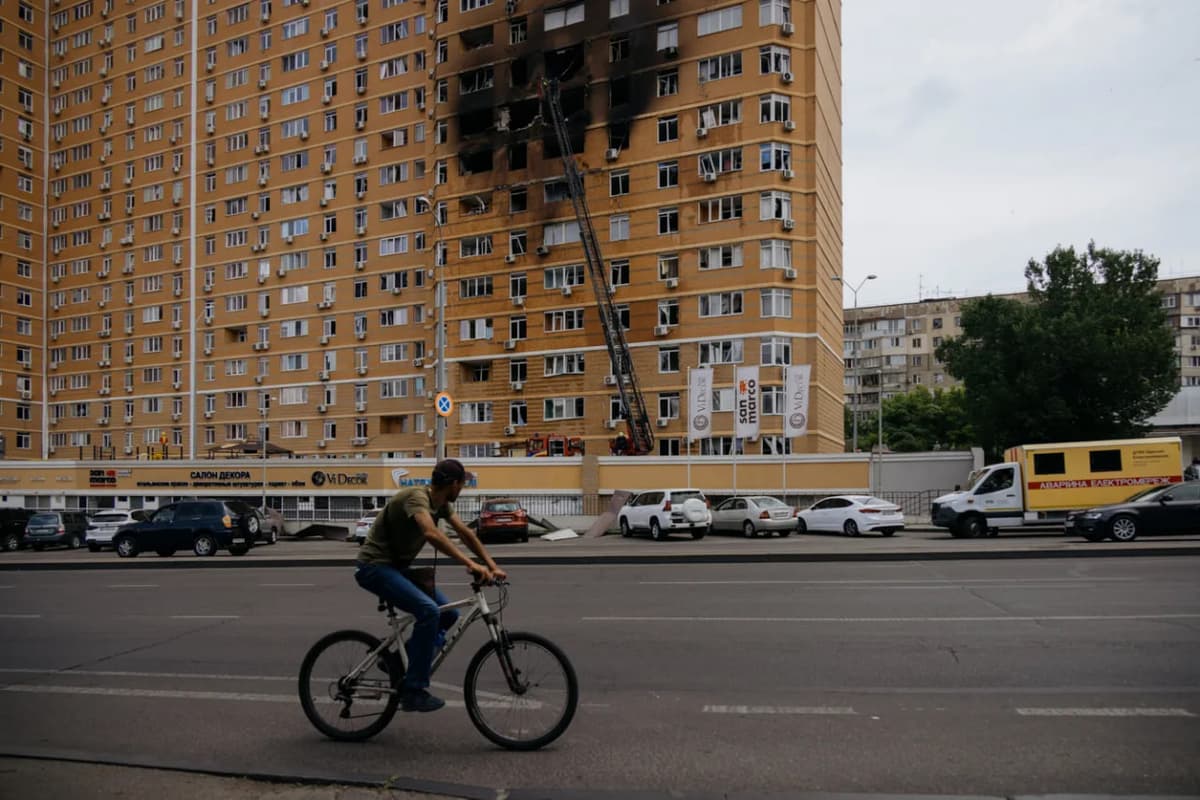 Rossiya dronlari Odessani, Ukraina Bryanskdagi arsenalni o‘qqa tutdi