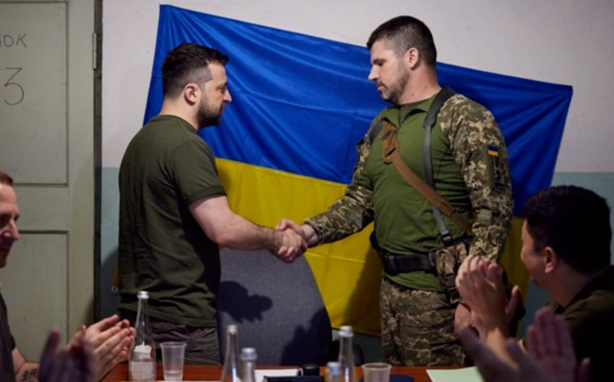 Зеленский Украина Қуролли кучлари Бош штаб бошлиғини алмаштирди
