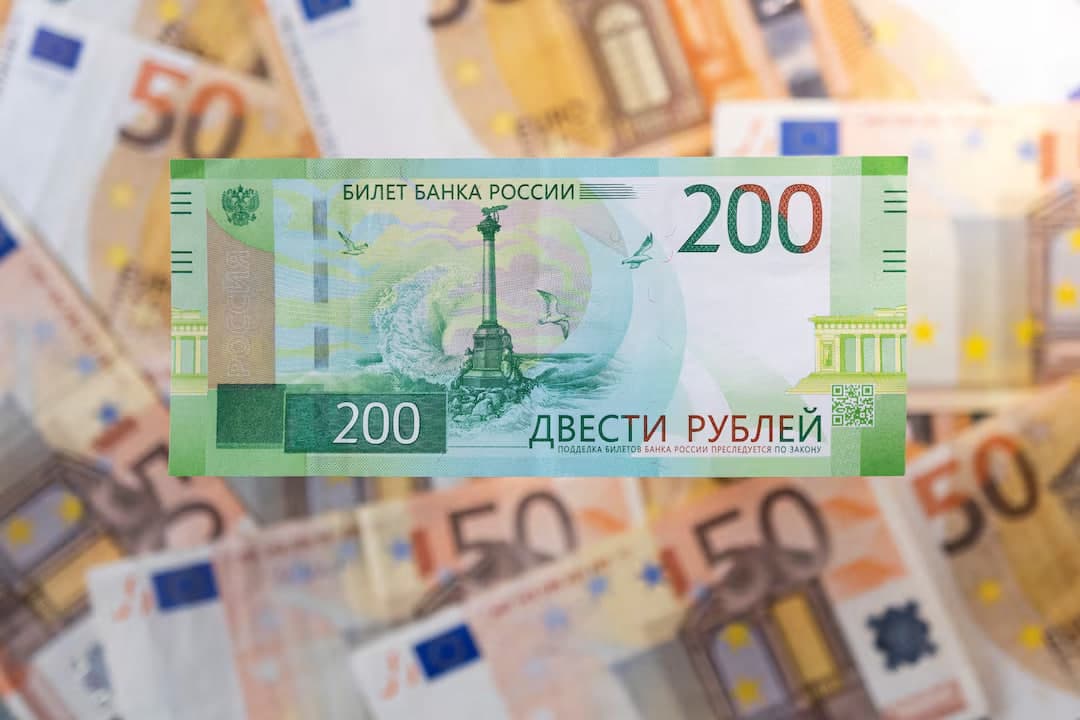ЕИ россиялик олигарх ва компанияларнинг музлатилган 3 миллиард евро маблағини мусодара қилади
