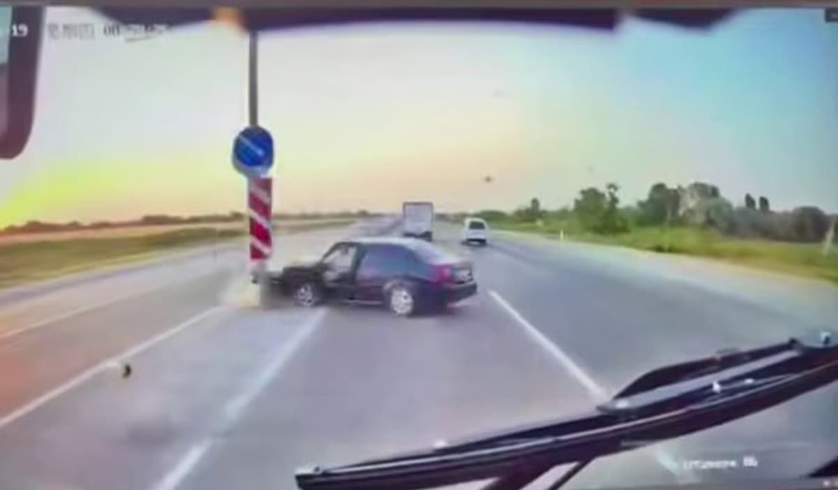 В Сырдарьинской области в ДТП с участием Lacetti и автобуса Yutong погиб пассажир
