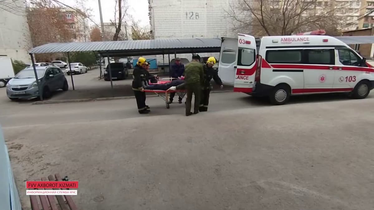 В Ташкенте спасатели помогли доставить домой гражданина, выписанного из больницы