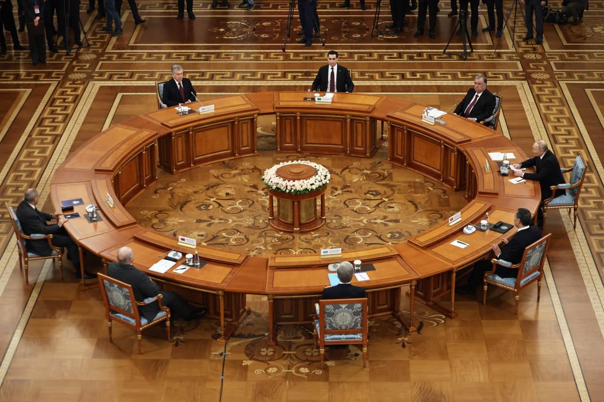 Shavkat Mirziyoyev attends informal CIS leaders’ meeting in St. Petersburg