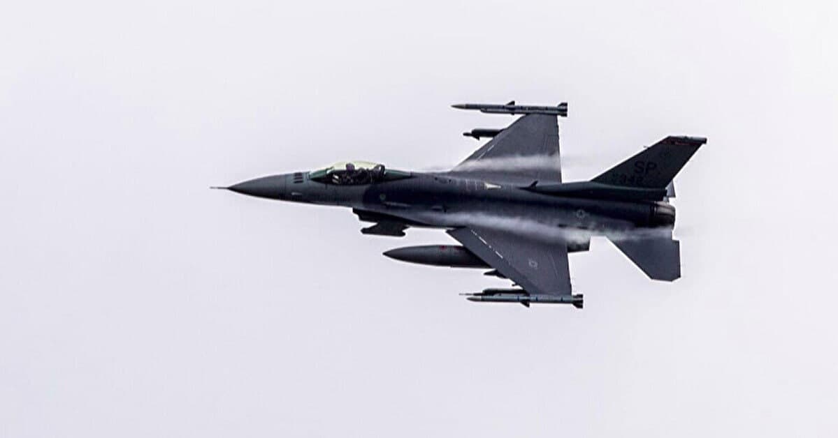 AQShda Ukraina uchun F-16 sotib olish va texnik xizmat ko‘rsatish paketi tasdiqlandi