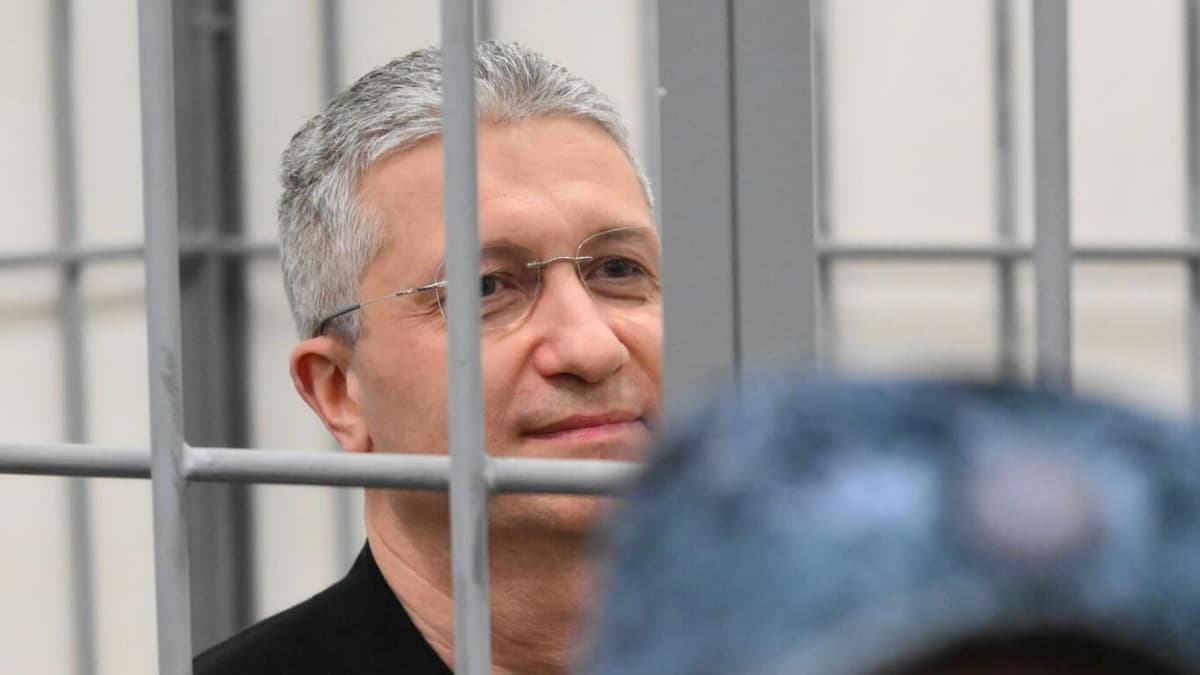 Rossiya mudofaa vazirining sobiq o‘rinbosari 13 yilga qamaldi