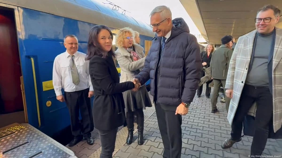 Berbok Putindan o‘t ochishni so‘zsiz to‘xtatishni talab qildi