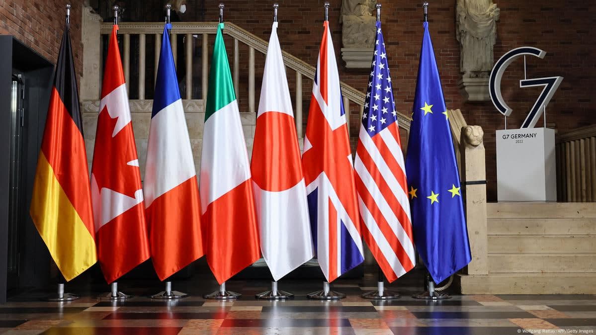Страны G7 пригрозили ужесточить санкции против России
