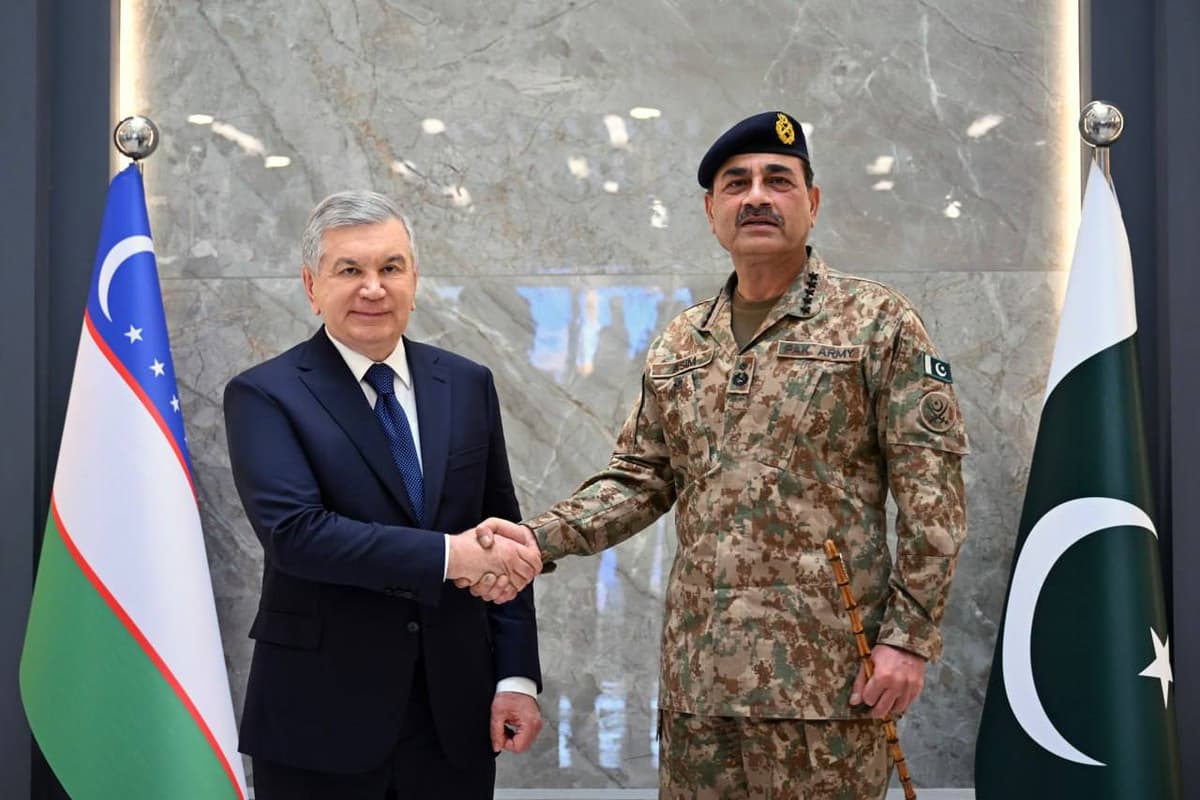 Shavkat Mirziyoyev Pokiston Mudofaa kuchlari bosh qo‘mondoni Asim Munir bilan uchrashdi