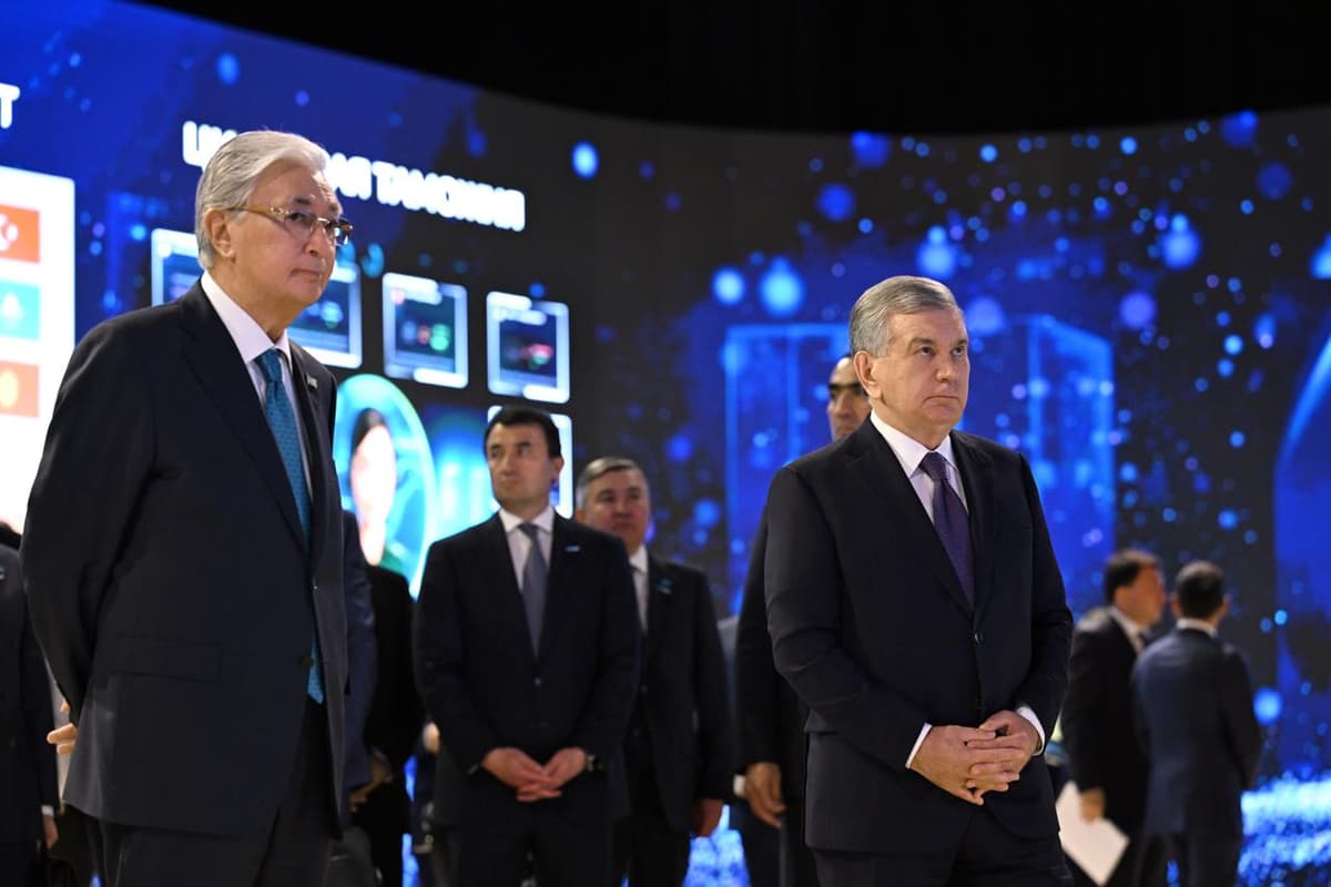 Мирзиёев и Токаев посетили хакатон по искусственному интеллекту