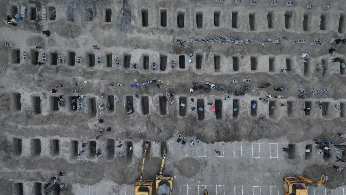 Кто нанес авиаудар по школе для девочек в Иране?