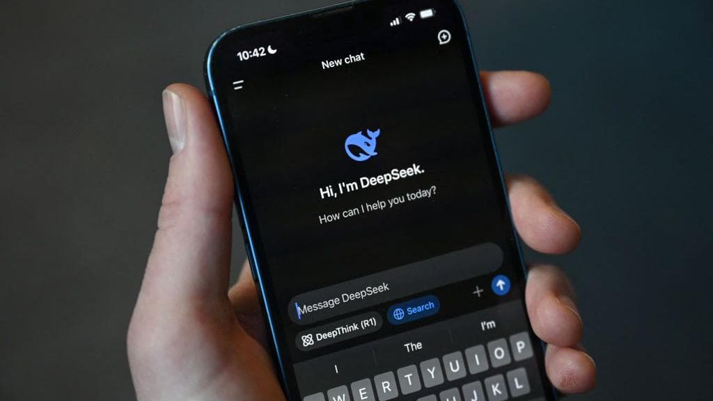 iPhone foydalanuvchilariga DeepSeek ilovasini o‘chirish taklif etildi