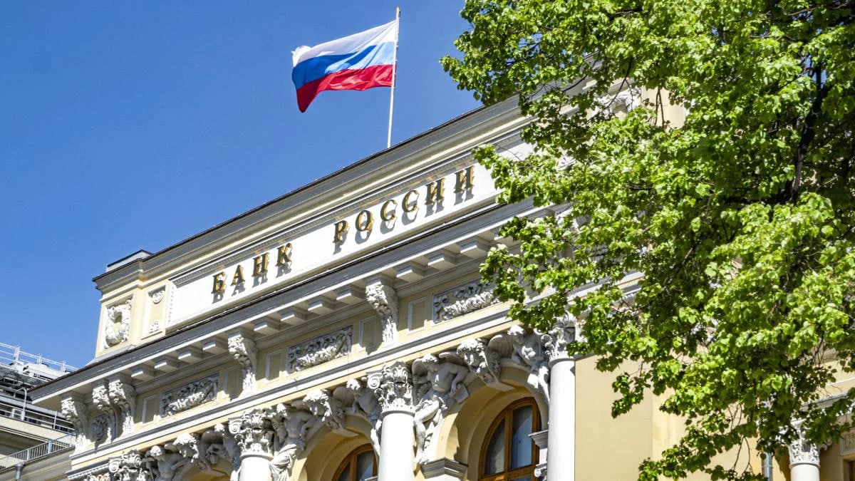 Россия банки 2022 йил кузидан бери биринчи марта асосий ставкани пасайтирди