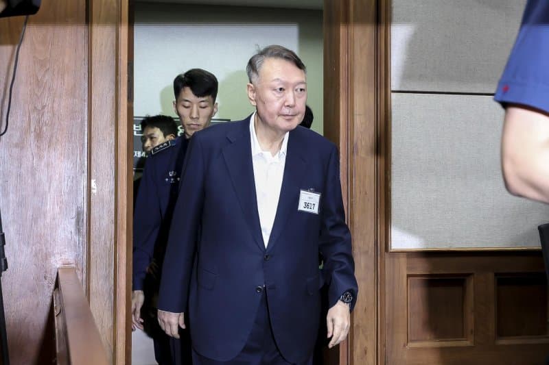 Janubiy Koreyaning sobiq prezidenti KXDRga sheriklikda ayblandi