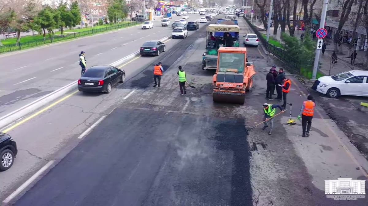 В Ташкенте продолжаются работы по ремонту дорог и установке «умных» светофоров