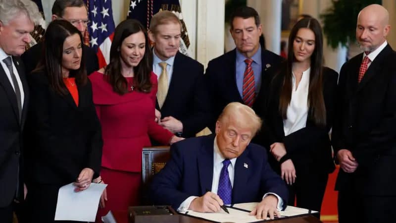 «Ёмондан ёмонлар учун». Трамп ноқонуний мигрантларни Гуантанамога юборишни буюрди