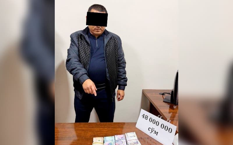 Farg‘onada sud boshqaruvchisi yordamchisi pora bilan ushlandi