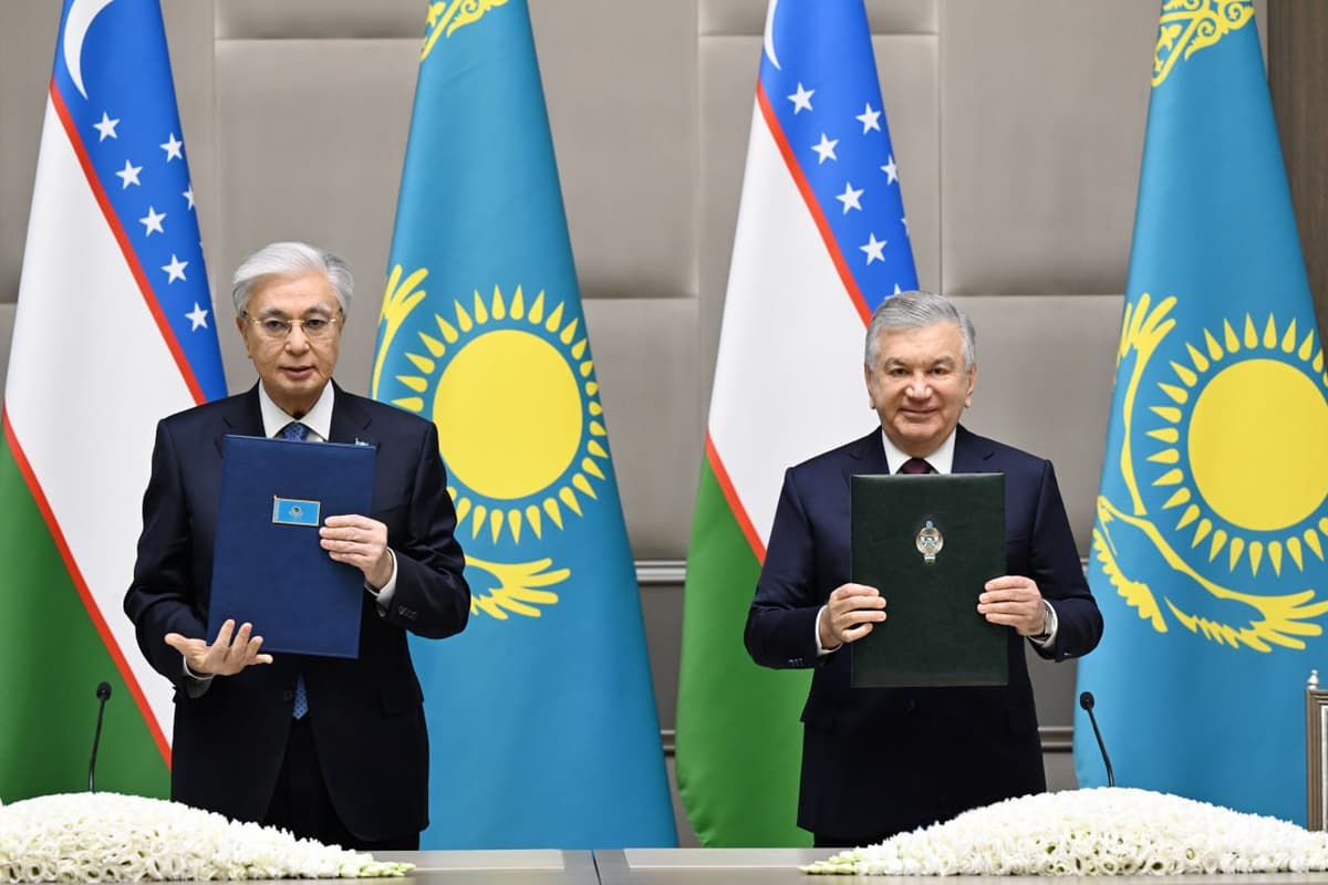 Presidents of Uzbekistan and Kazakhstan sign key bilateral agreements