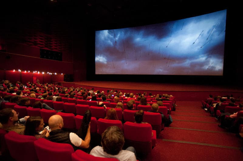 Ozarboyjon rus tilidagi filmlar namoyishini cheklay boshladi