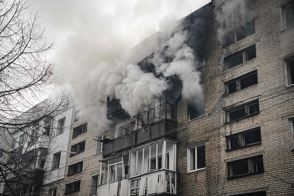AQSh bilan muzokaralar kunida Rossiya Sumi markaziga zarba berdi