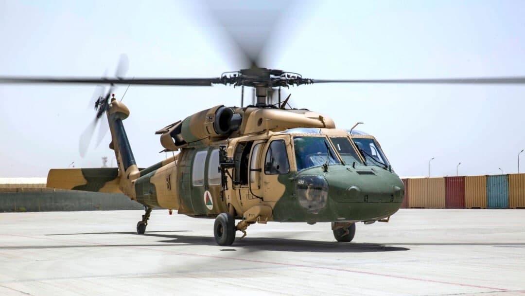 США вернули часть вертолетов Black Hawk, вывезенных из Афганистана в Узбекистан