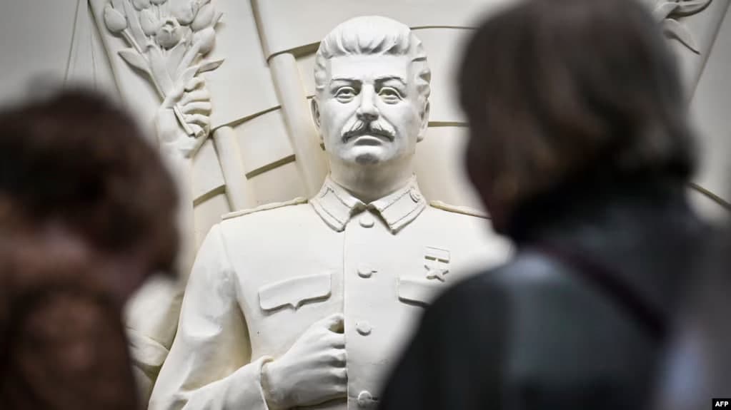 Rossiyada Stalinni oqlash avj oldi. Kommunistik partiya Xrushchyovning mashhur ma’ruzasini xatoga chiqardi