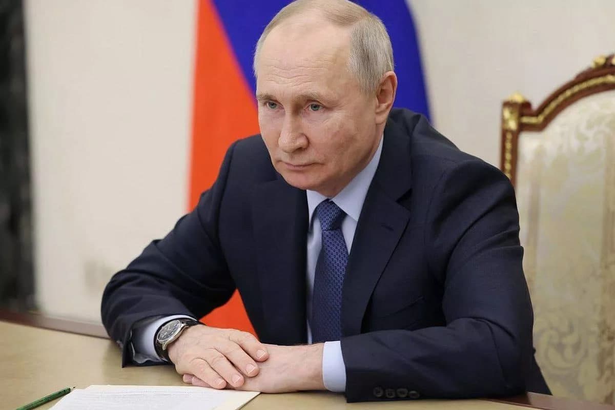 Putin tashkilotlarni «ekstremistik» deb tan olishni soddalashtirdi