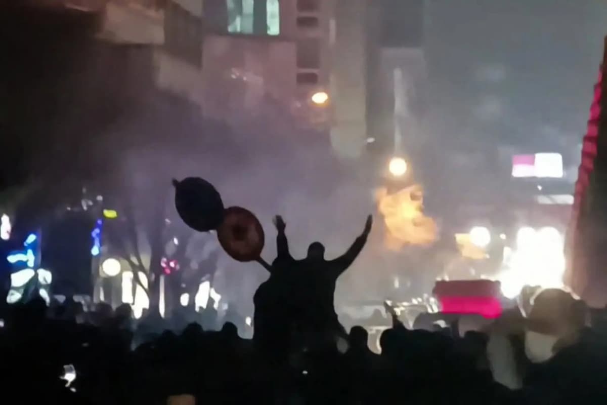 Erondagi hozirgi namoyishlar oldingilaridan qanday farq qiladi?