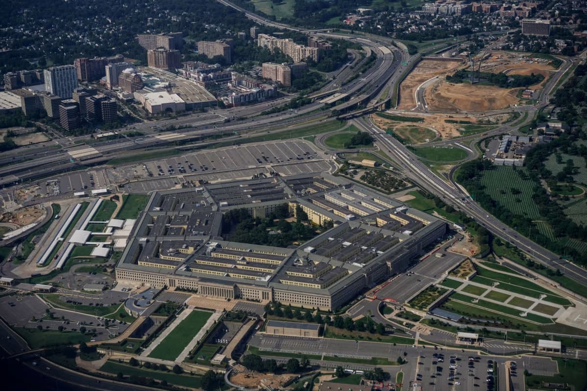 CNN: Pentagon Ukraina uchun qurollarni omborlarga qaytarishi mumkin
