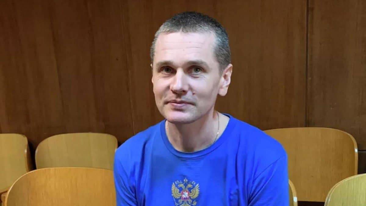 АҚШда озодликка чиққан россиялик Винник Москвага етиб келди