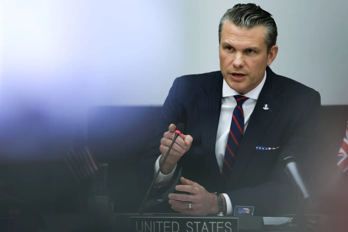 «2014 йилги чегараларга қайтиш нореал». Пентагон раҳбари Украина, НАТО ва тинчликпарвар кучлар ҳақида