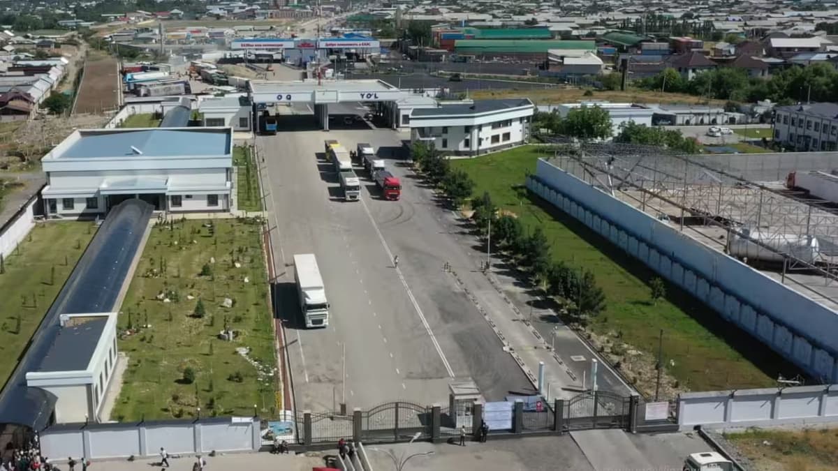 Government revises fees for foreign vehicles crossing Uzbekistan