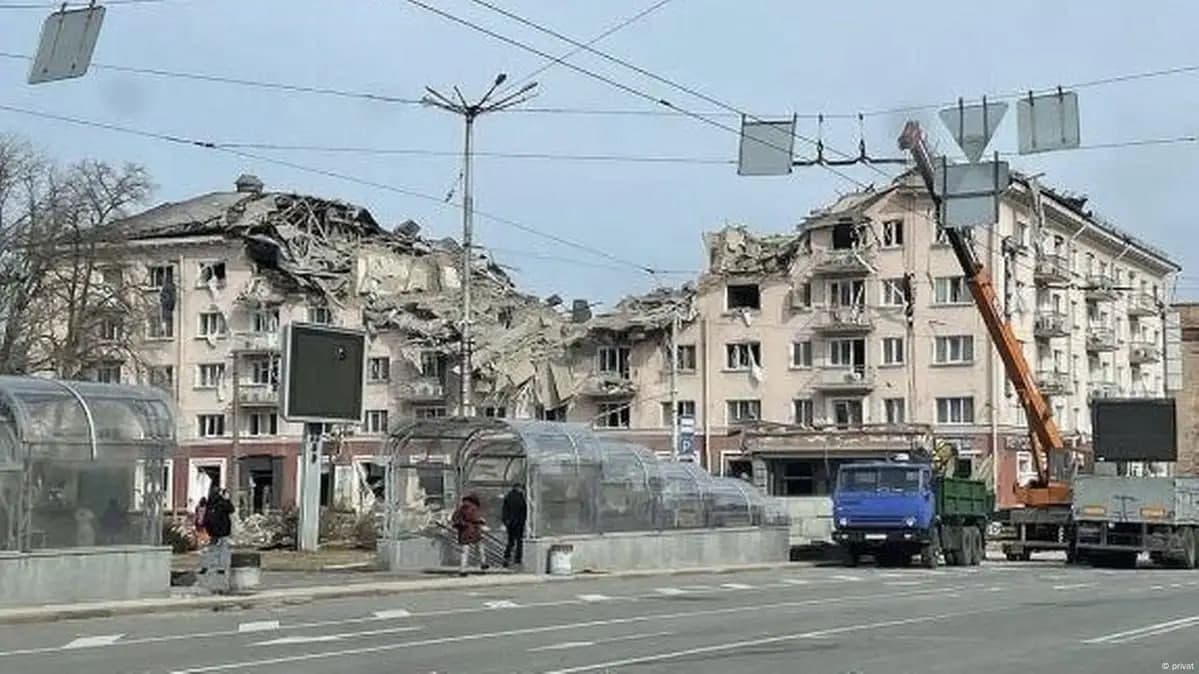 Rossiyaning Çernixivdagi gumanitar missiyaga raketa zarbasi: ikki kişi halok böldi