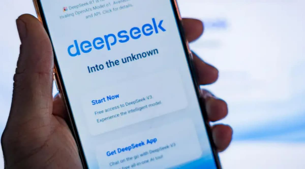 AQSh DeepSeek sun’iy intellekt chatbotini Xitoy armiyasiga yordam berishda aybladi