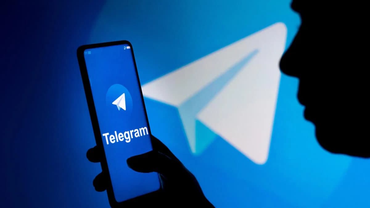 Павел Дуров опроверг слухи об уходе Telegram из России