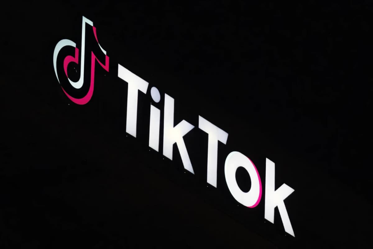 AP: Байден АҚШда TikTok’ни блоклашга оид қарорни Трамп администрациясига қолдиради
