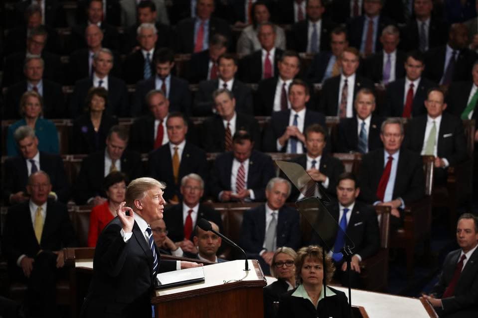 Трамп Конгрессда «Америка орзусини тиклаш» мавзусида нутқ сўзлайди