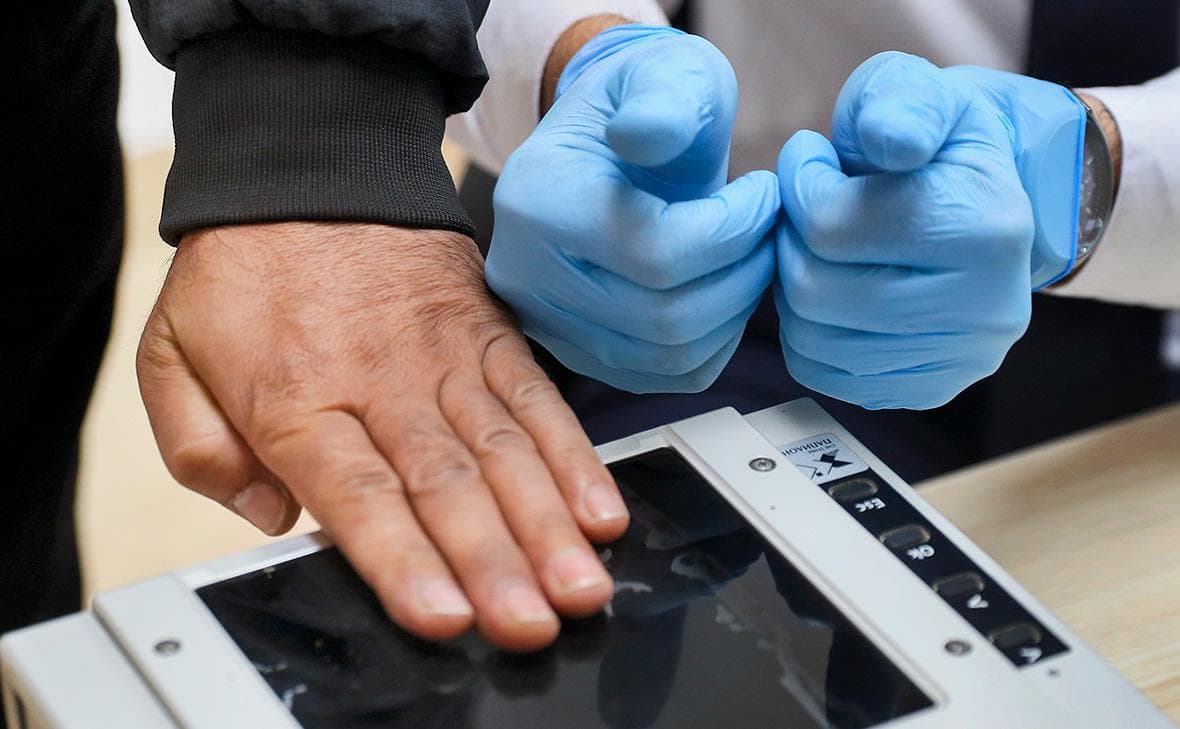 Rossiyada 1 dekabrdan chegarani kesib o‘tgan xorijliklardan biometriya yig‘ish boshlandi