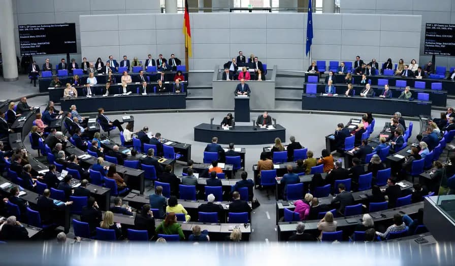 Germaniya Bundestagi qo‘mitasi Kiyevga 11 mlrd yevrolik yordamni ma’qulladi