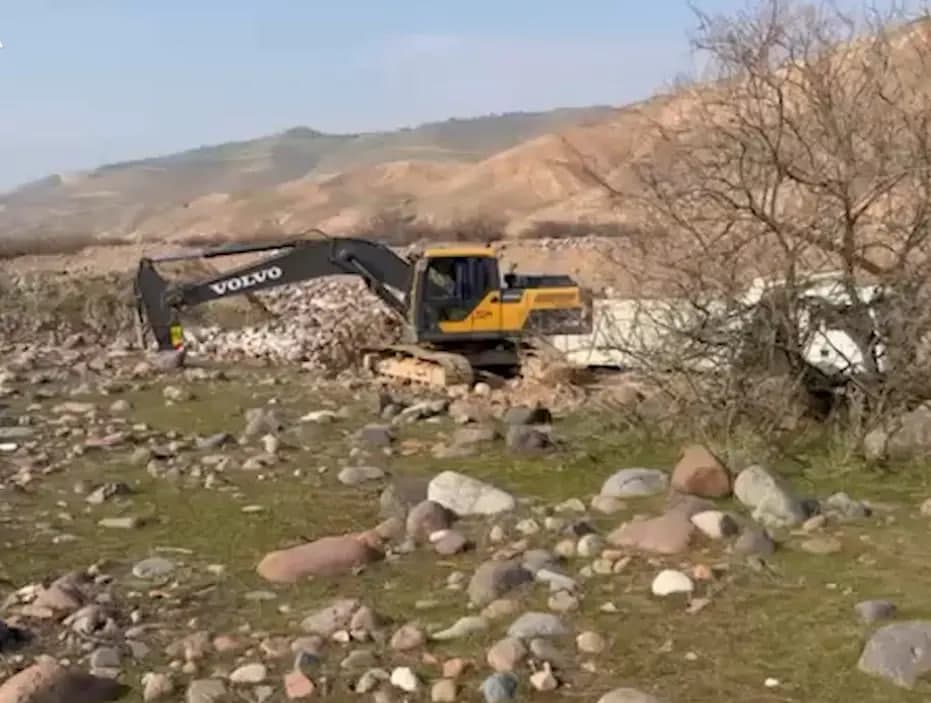 Bo‘stonliqda qum-shag‘alni noqonuniy qazish oqibatida 4,5 mlrd so‘mlik zarar yetkazildi