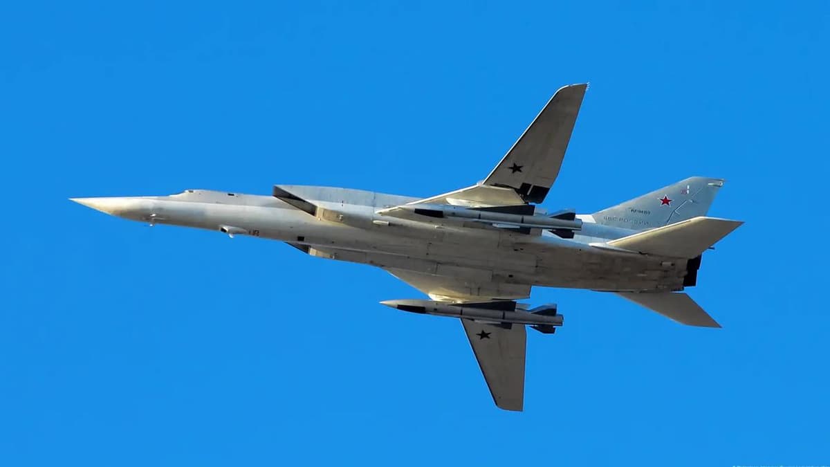 Rossiyada Tu-22M3 strategik raketa tashuvchi harbiy samolyot halokatga uchradi