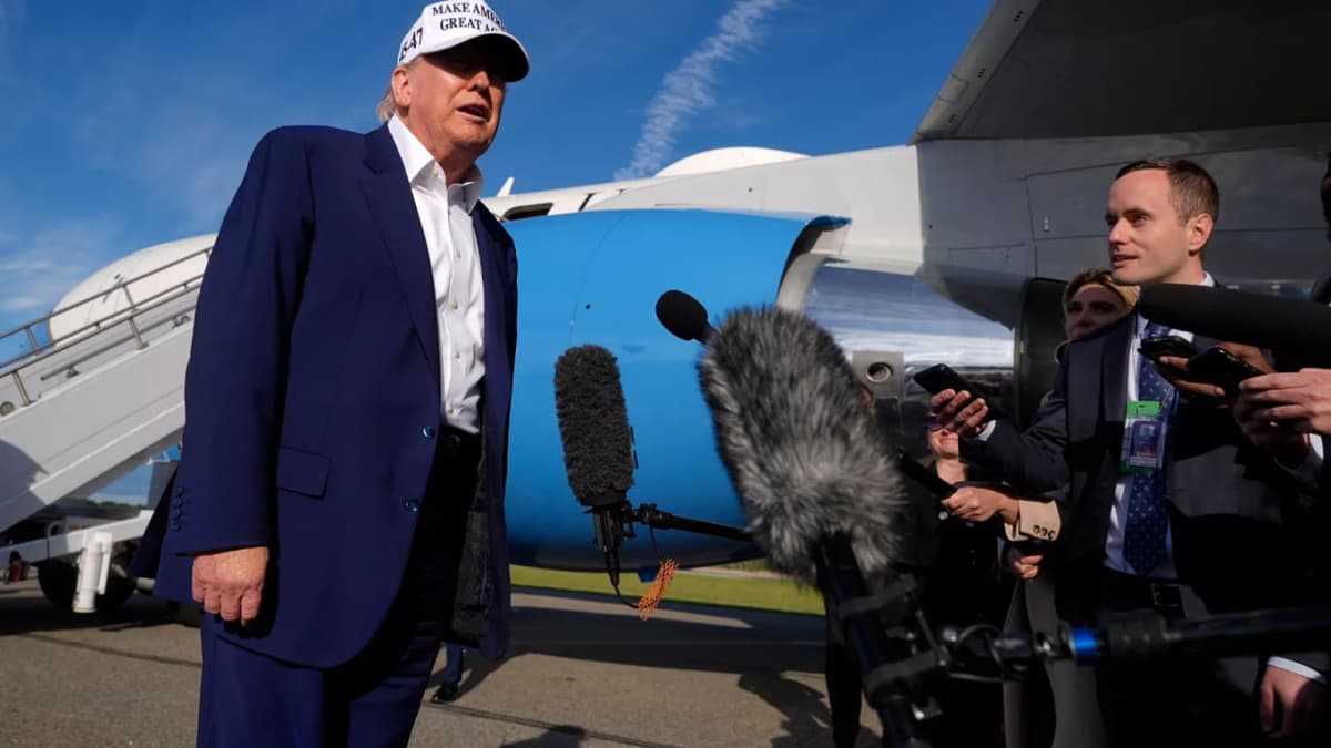 Трамп заявил, что Путин «сошел с ума» и «убивает множество людей»