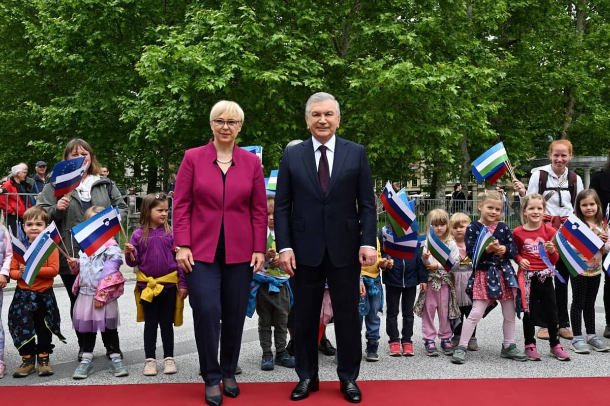 President Mirziyoyev arrives in Ljubljana
