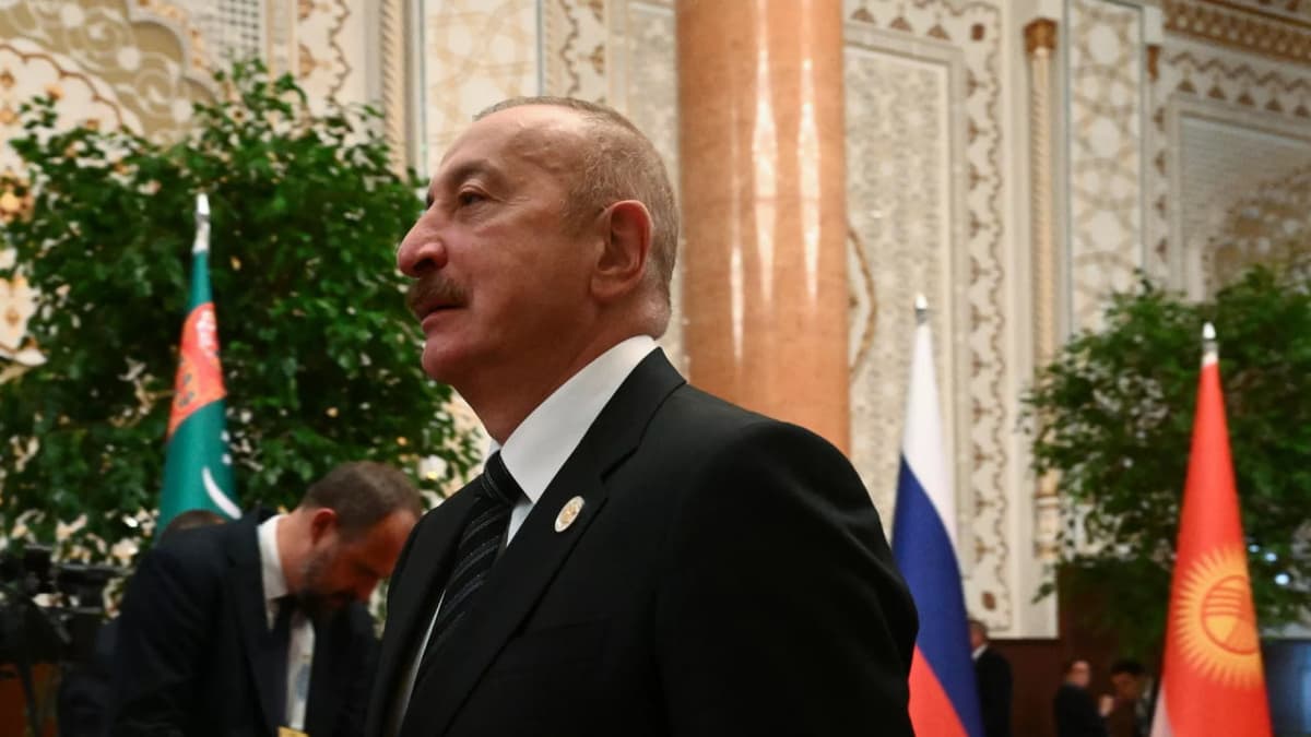 Алиев отказался ехать к Путину на саммит СНГ в Санкт-Петербург